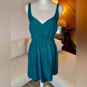 STARING AT STARS VNeck green minidress w cinched waist